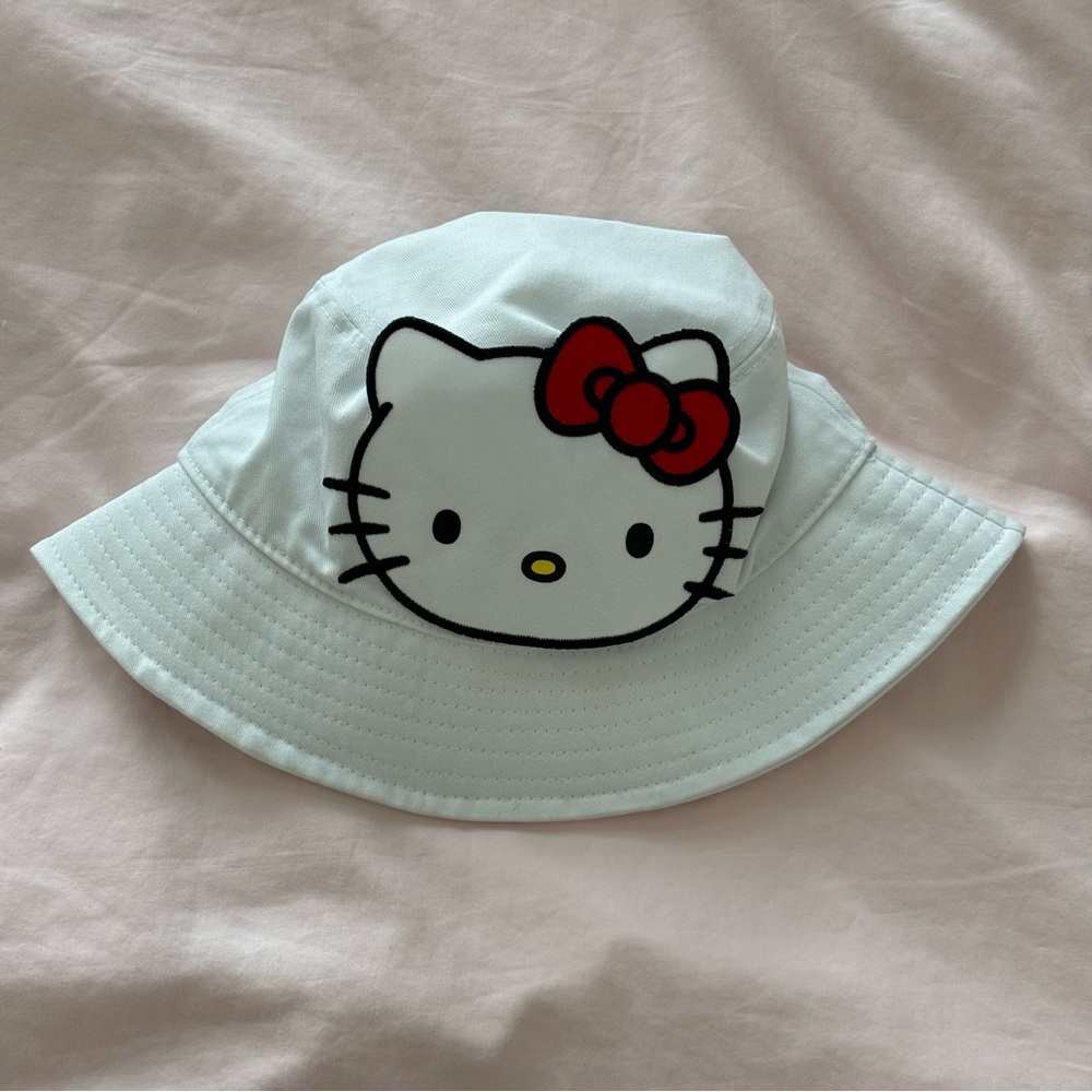 SF Giants Hello Kitty White Bucket Hat